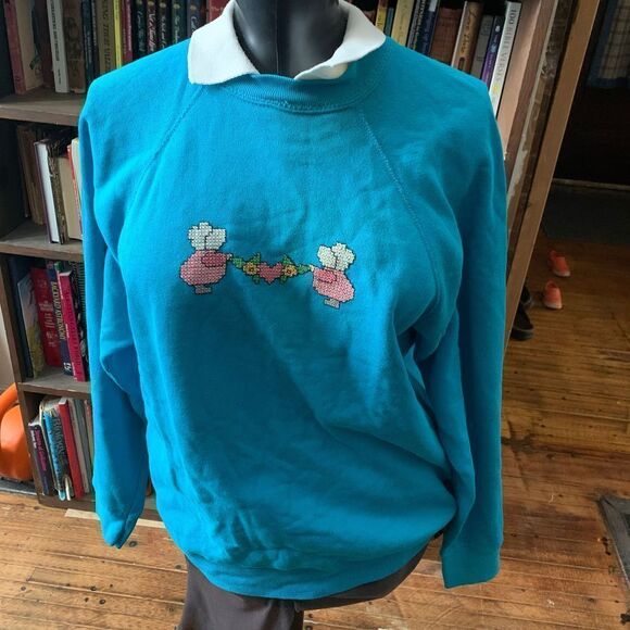 Vintage Sweats Appeal Tultex cross-stitch Dutch doll blue collared L sweatshirt - Picture 1 of 4